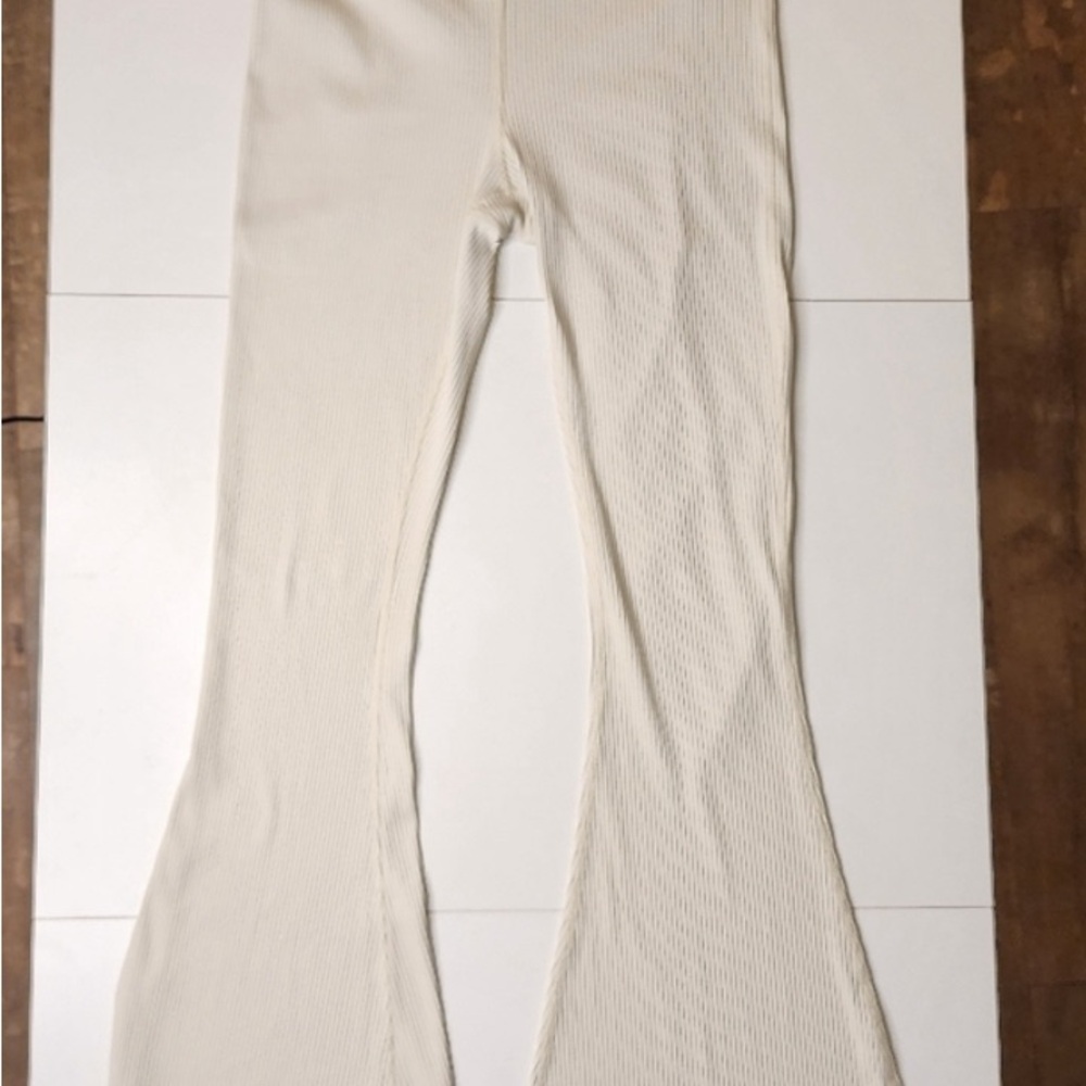 Year of Ours Flared Ribbed Leggings in Bone - Picture 2 of 6